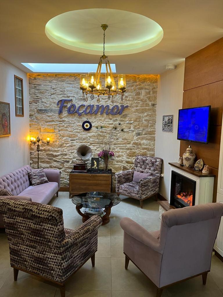Focamor Otel Yenifoca ภายนอก รูปภาพ