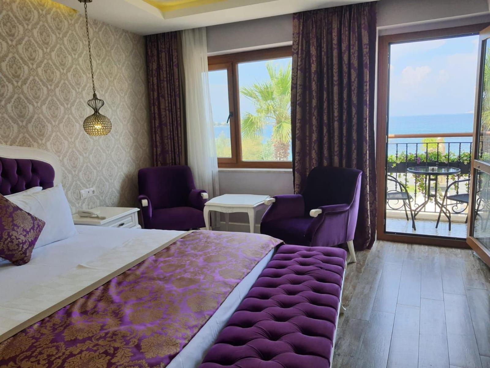 Focamor Otel Yenifoca ภายนอก รูปภาพ