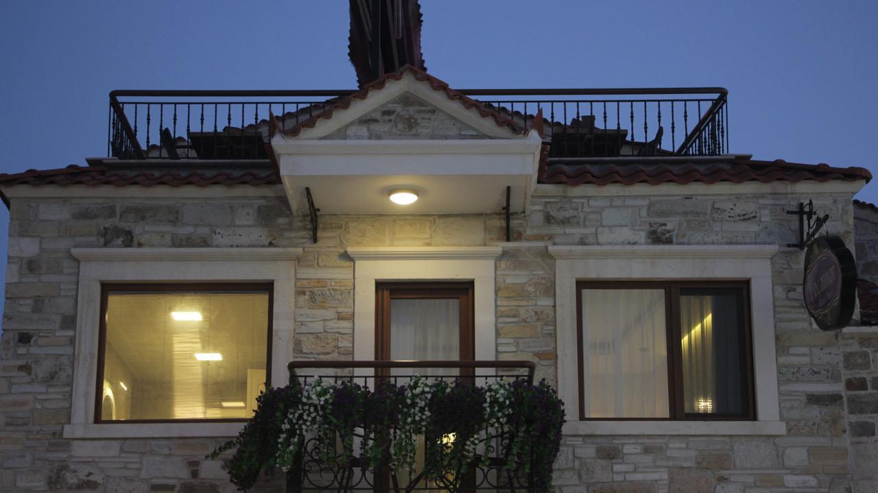Focamor Otel Yenifoca ภายนอก รูปภาพ