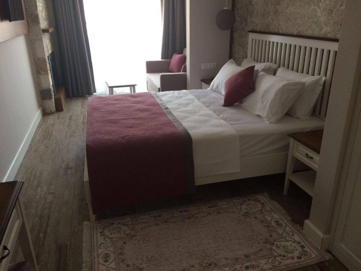 Focamor Otel Yenifoca ภายนอก รูปภาพ